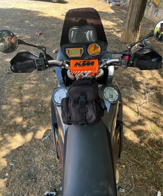KTM 990 Adventure Negra y Naranja