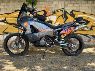 KTM 990 Adventure Negra y Naranja