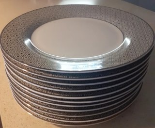 Set Platos y Cubiertos Diseño Geométrico