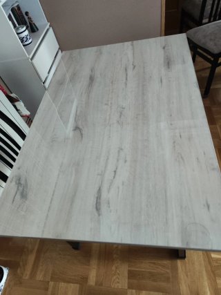 Mesa de comedor moderna