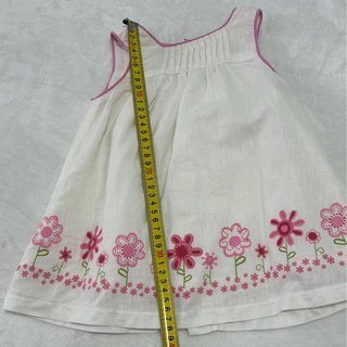 Vestido Newness talla 18 meses