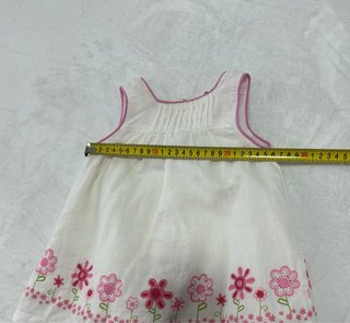 Vestido Newness talla 18 meses