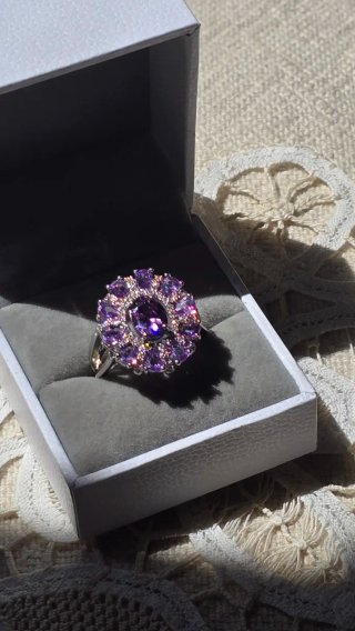 Anillo Rodiado Cristales Swarovski Morado