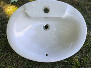 Lavabo de cerámica blanco