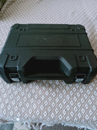 Makita Llave de Impacto ligera con maletín