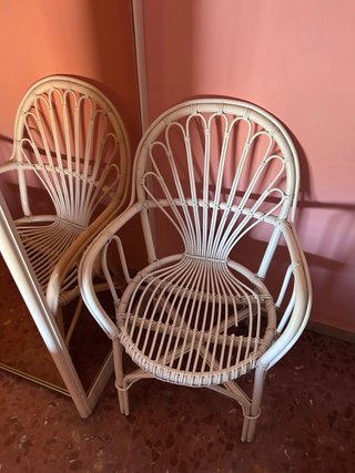 Silla de mimbre blanca estilo peacock