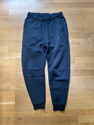 Conjunto Nike Tech Fleece Negro