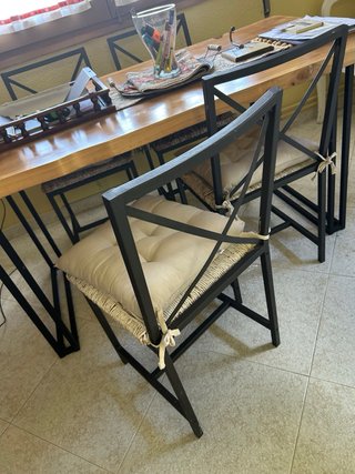 Mesa madera y hierro + 4 sillas