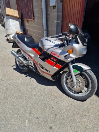 Suzuki GSX 750 F - Moto Deportiva