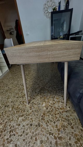 Mesa de escritorio madera y blanco Silla