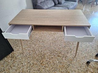 Mesa de escritorio madera y blanco Silla
