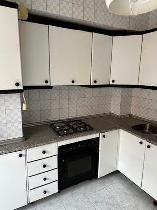 Cocina completa blanca y negra