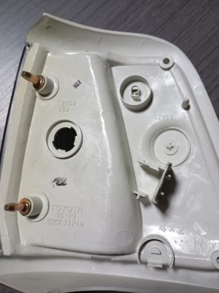 Intermitente Toyota Hilux 35-29 IKI Original
