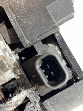 Alternador Opel AD13222935