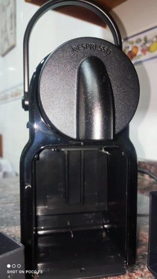 Cafetera Nespresso Inissia – NUEVA SIN ESTRENA