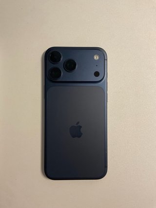 iPhone 17 Pro Max Azul - URGE VENDER