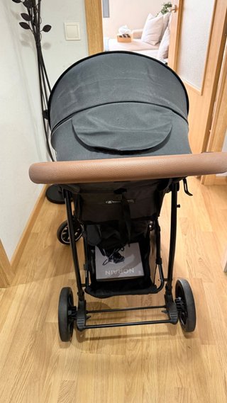 Carrito de bebé plegable gris