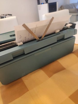 Máquina de escribir Olivetti  - Precio Negociable.