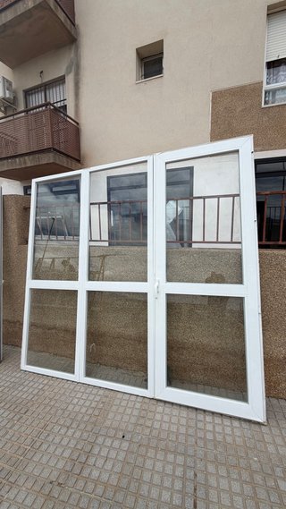 Cerramiento de aluminio blanco