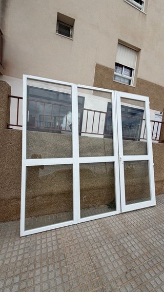 Cerramiento de aluminio blanco