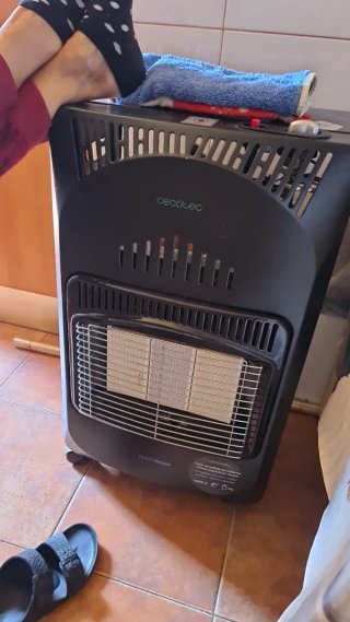 Estufa Cecotec ReadyWarm Negra