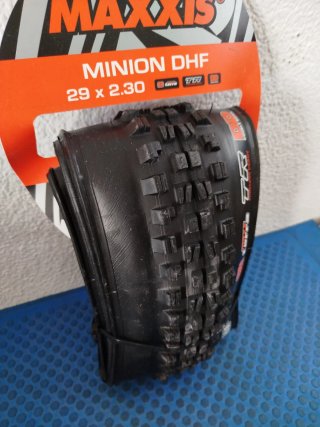 Neumático Maxxis Minion DHF 29x2.30 DD