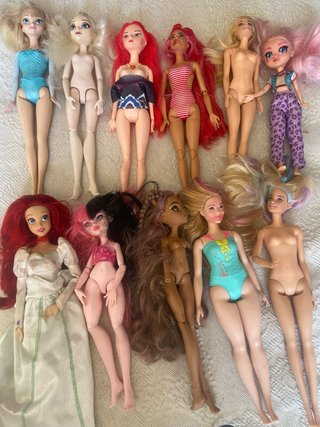 Muñecas variadas estilo Barbie