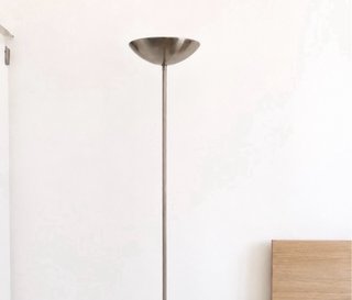 Lámpara de pie halógena regulable con dimmer – int