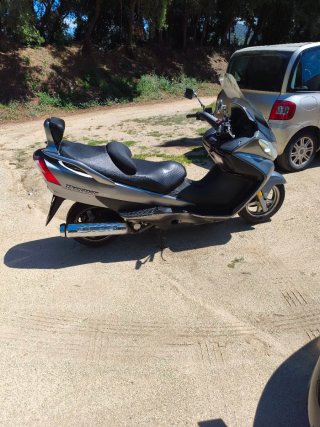Suzuki Burgman 250 - Maxi Scooter Automática