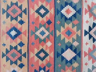 Alfombra kilim de lana 133 x 200