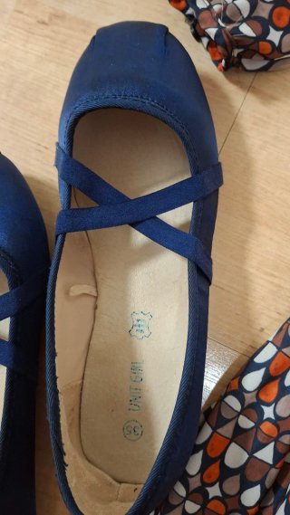 Conjunto niña Mayoral: vestido, medias y zapatos