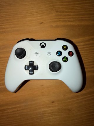 Xbox One S Blanca con caja + Mando + Cargador