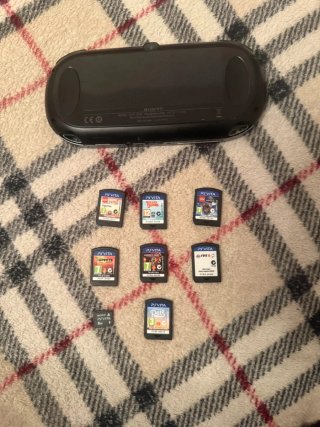 PS Vita 1004 + 7 Juegos