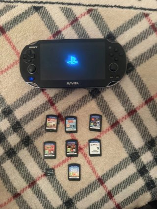 PS Vita 1004 + 7 Juegos