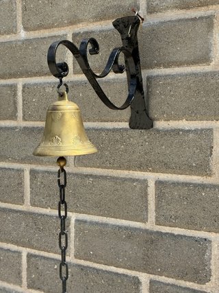 Campana antica bronzo con supporto ferro