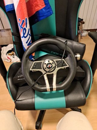 Volante y pedales PS4
