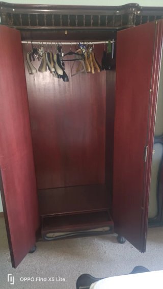 Habitación completa: Armarios y cama