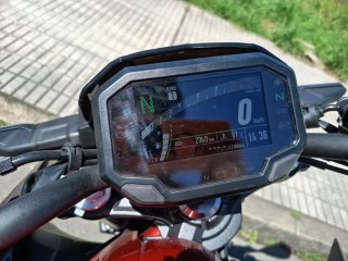 Kawasaki Z650 Naked Negra y Roja