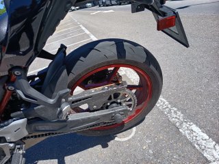 Kawasaki Z650 Naked Negra y Roja
