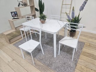 Mesa de forja y madera efecto mármol con 4 sillas