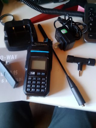 WALKIE CON CB 27 EN TX Y RX UHF, VHF U HF