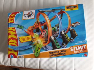 Circuito Hot Wheels Triple Looping