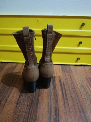 Botines de ante marrones