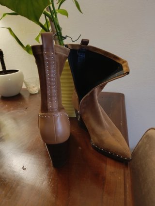 Botines de ante marrones