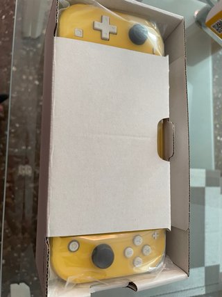 Nintendo Switch Lite Amarilla