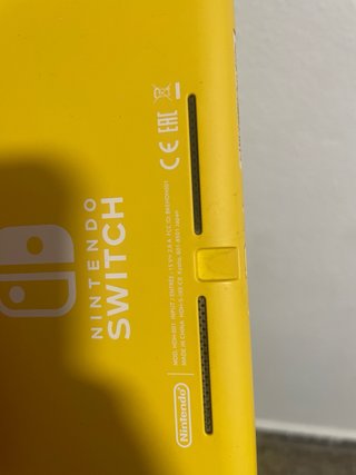 Nintendo Switch Lite Amarilla