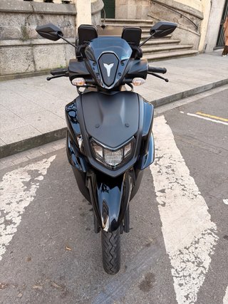 Moto Yamaha Rayzr125 Scooter, Negra, 2025