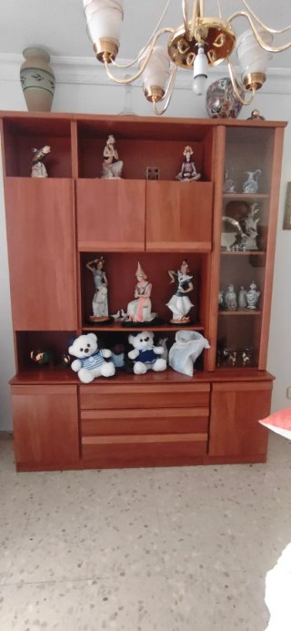 Mueble de salón madera y cristal