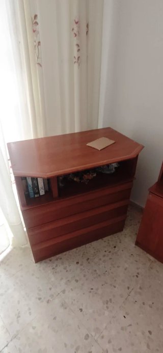 Mueble de salón madera y cristal