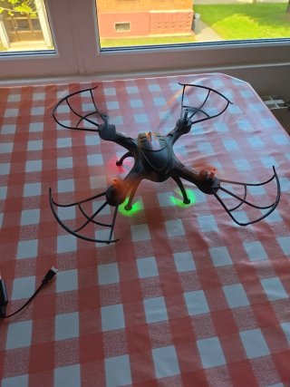 Dron de juguete con cámara